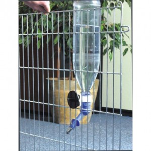 Pipette pour bouteille plastique avec fixation pour cage de transport chien et chat